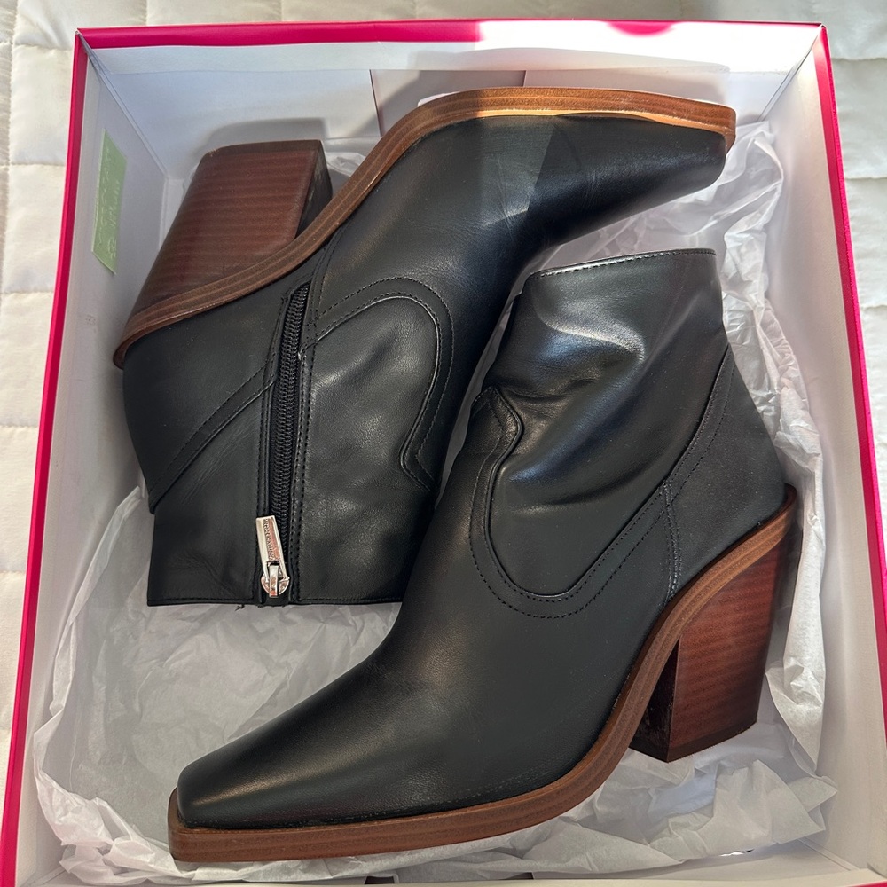 Vince Camuto Amtinda Squared Toe Ankle Block Heeled Bootie | Size: 8.5